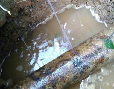 灵石楼顶渗水维修公司分享下地暖漏水的原因及检测方法。